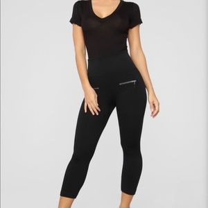 NEW•L/XL•HIGHWAISTED FLEX N STRETCH BLACK WORKOUT PANTS